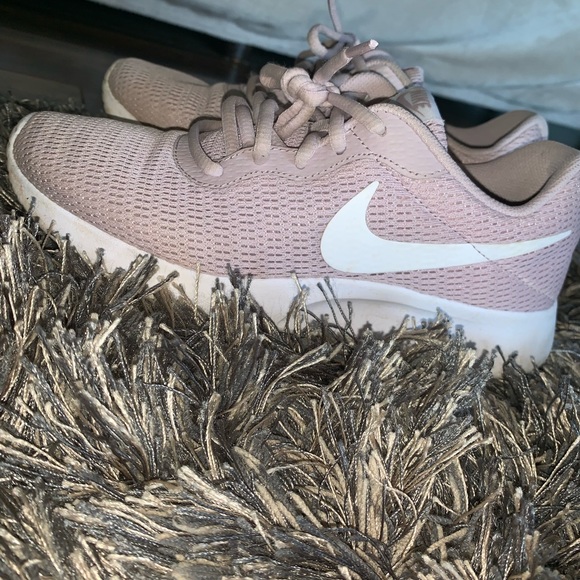Nikes - Picture 3 of 4